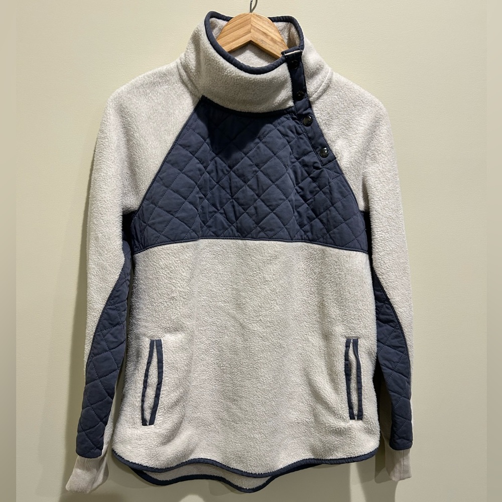 Fleece & Quilted Pullover with High Collar